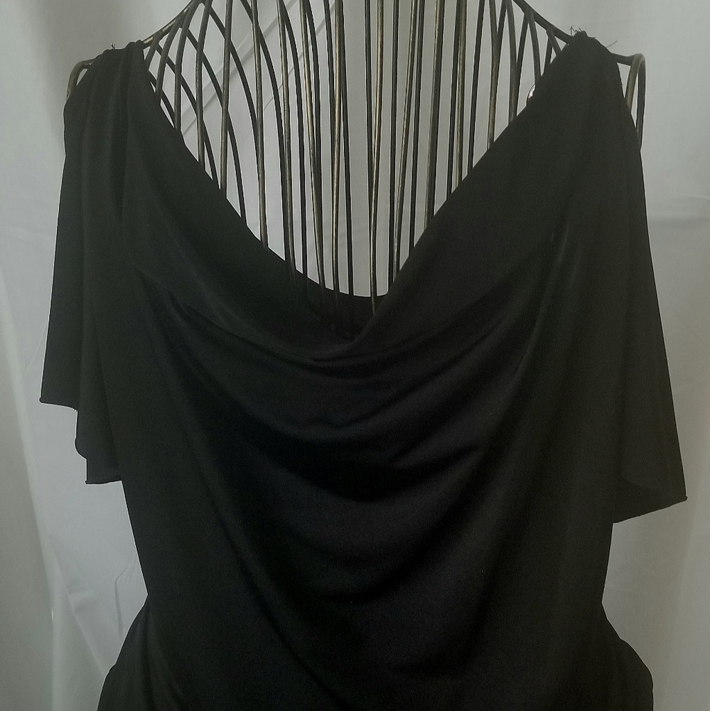 2 Dresses - Picture 7 of 7